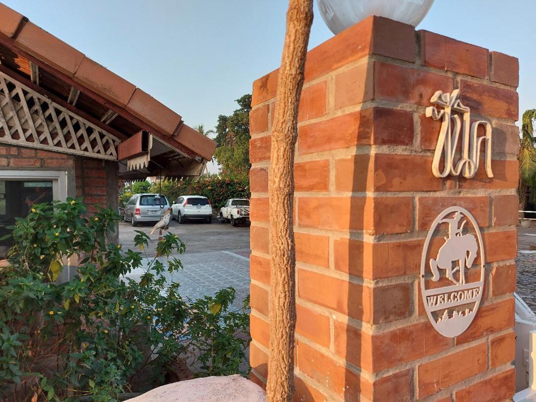 Scenic Riverside Resort Kamphaeng Phet Esterno foto