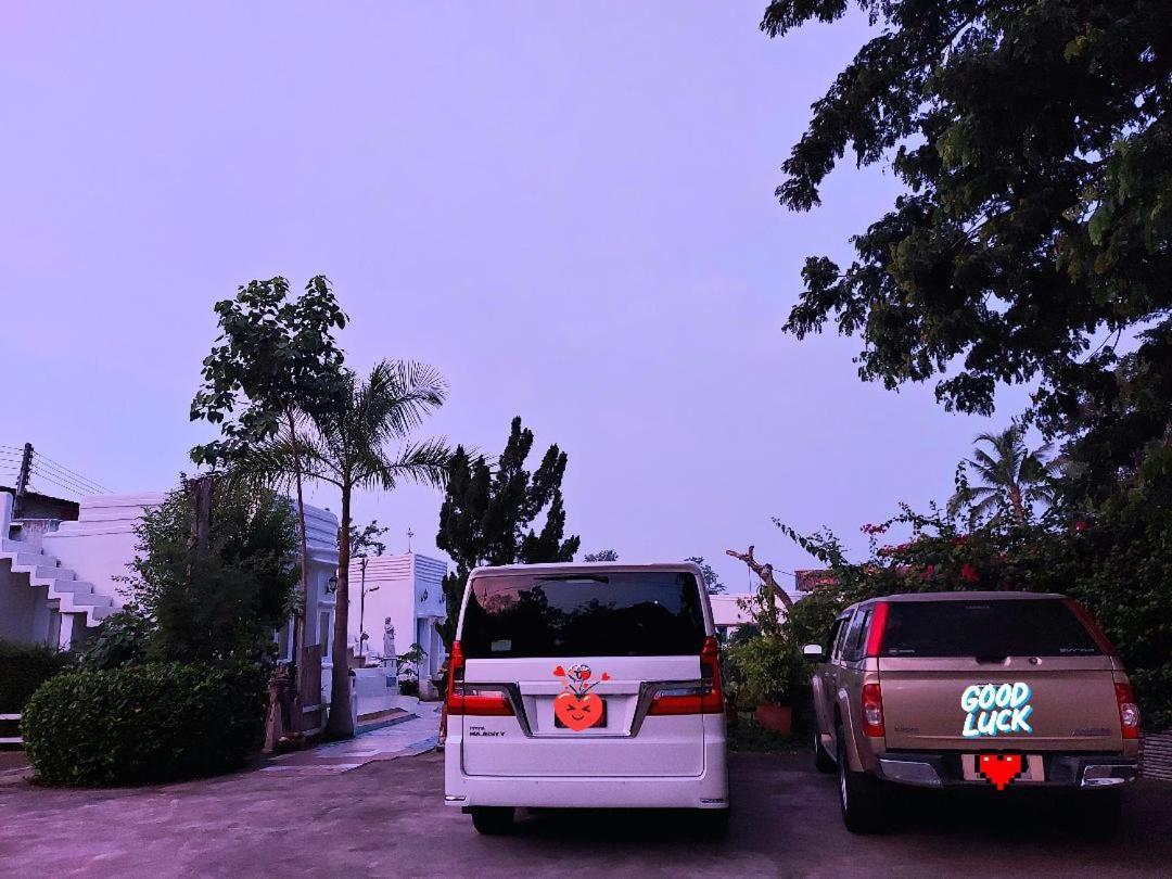 Scenic Riverside Resort Kamphaeng Phet Esterno foto