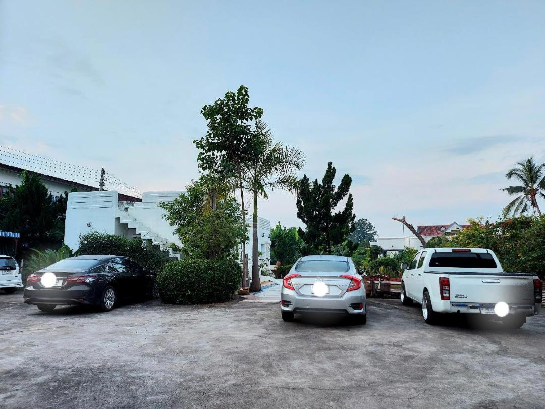 Scenic Riverside Resort Kamphaeng Phet Esterno foto